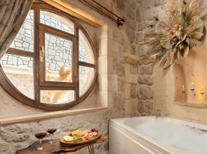 Acer Cave Hotel