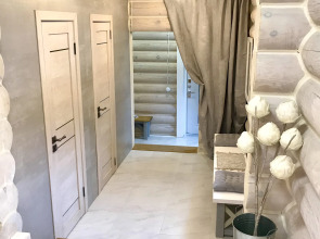 Шале на Скале с Видом на Озеро