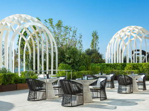 Отель Baku Marriott Hotel Boulevard