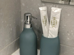 Апартаменты Озеро возле Аэропорта на 2 Гостя