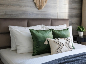 Uyutnaya studiya ryadom so 130 kvartalom Flat