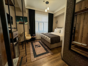 Отель Grand Clover