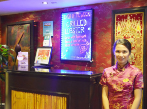 Arabian Courtyard Hotel & Spa