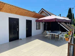 Gostevoy Dom Sukhum Guest House