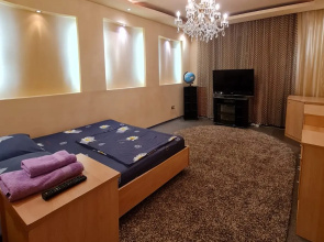 Vo Dvore Glavnogo Ofisa Nornikelya Apartments