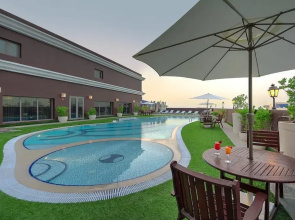 Ascot Hotel