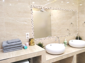 Апартаменты Комфортная трехкомнатная  квартира в самом сердце Минска