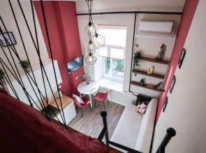 Квартира мини-студия со вторым ярусом у парка с озерами