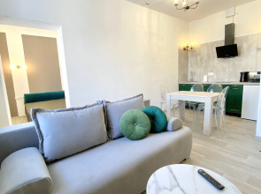 Апартаменты Центр, Апартаменты с камином и огромной ванной