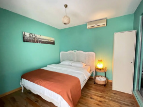 Апартаменты 1 Bedroom Apartment at Galata Istanbul with Shared Rooftop