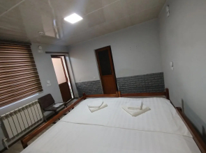 Хостел Caravan Hostel