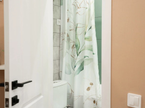 Апартаменты с ярким дизайнерским ремонтом