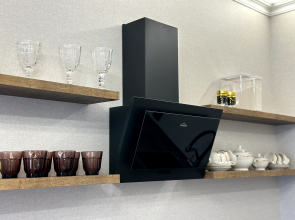 Апартаменты "Эленика" Двухкомнатая квартира в Махачкале с видом на озеро и мечеть