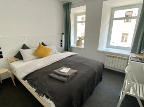 Апартаменты Серебрянический 11