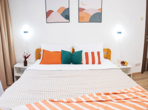 Квартира Просторная Двухкомнатная Natali на метро Пражская