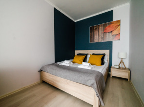 Апартаменты River Side Осенний лес