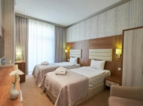 Отель Boulevard Side