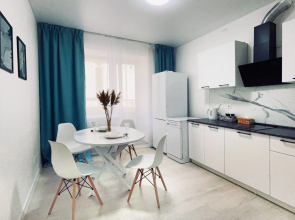 Bolshaya dvukhkomnatnaya s domashnim kinoteatrom Flat