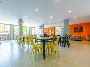 Отель Recenta Style Phuket Town