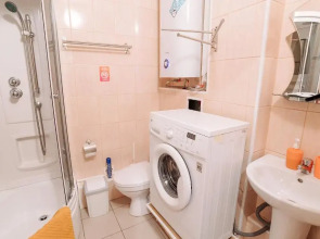 Апартаменты 9 ночей Ленина 15 №2