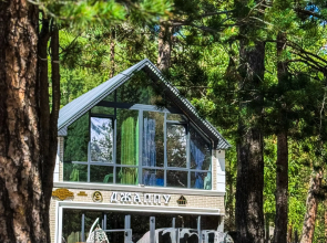 Barnkhaus Dzhappu Private House