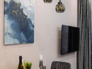 Квартира Дизайнерская Студия на Три Окна Feel At Home у Невского Проспекта