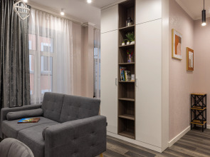 Квартира Дизайнерская Студия на Три Окна Feel At Home у Невского Проспекта