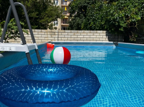 Na Pontiyskoy 16 Guest House