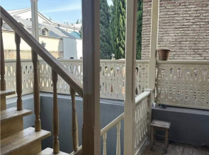 Апартаменты House near Gabriadze theatre