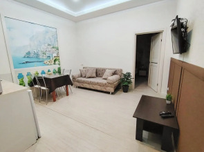 Квартира на цокольном этаже спасающие от жары с кухонной зоной