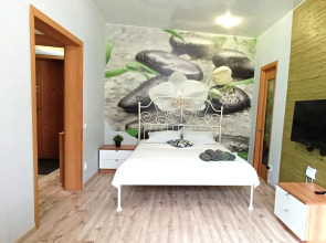 Двухкомнатная квартира в центре "Орхидея от МОИАпарт"