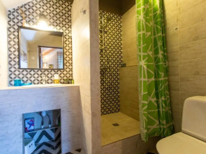 Гостевой дом Four Lions House (Фор Лайонс Хаус)