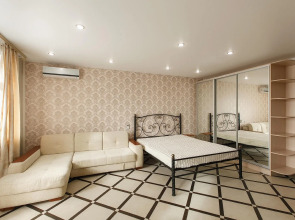 Апартаменты на Ухтомского 8