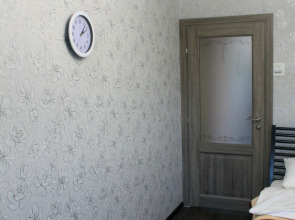 Апартамент Your Home