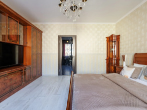 Апартаменты с 3 спальнями на Моисеенко 5 - 8 человек