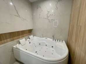 V Gosti! Na Zaporozhskoi 69 (Studya 6 s Jakuzzi) Apartments