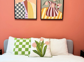 Квартира Роскошная двухкомнатная квартира в сталинке с видом на Аллею Героев