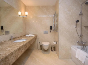 The Grand Gloria Отель