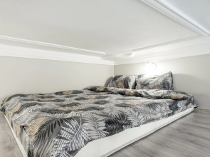 Квартира Стильная Евродвушка с Балконом в Центре Петроградской