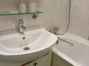 Квартира Двухкомнатная Студия в Тихом Центре Левого Берега