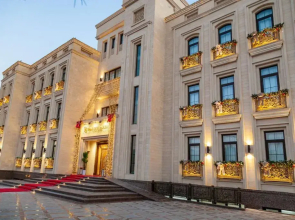 Paradise Plaza Luxury Hotel