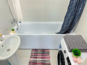 Апартаменты Sunny Days Apartment Оранж Парк 13