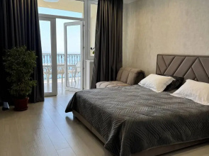 Vidovaya Kvartira v Yalte s Basseynom Flat