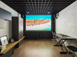 Квартира Домашний Кинотеатр с Дизайнерским Ремонтом