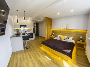 S Panoramnym Balkonom 1120 Apartment