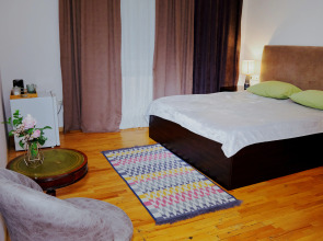 Отель Triple Eight