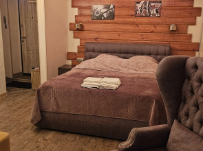 Na Volzhskoy Naberezhnoy Flat