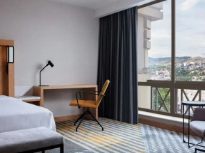 Отель Courtyard by Marriott Tbilisi