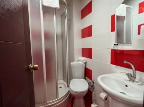 Отель Red White