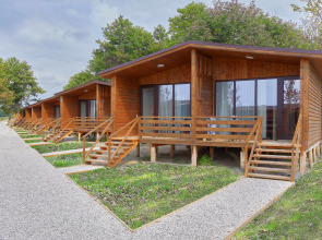 Отель Garuda Beach Village